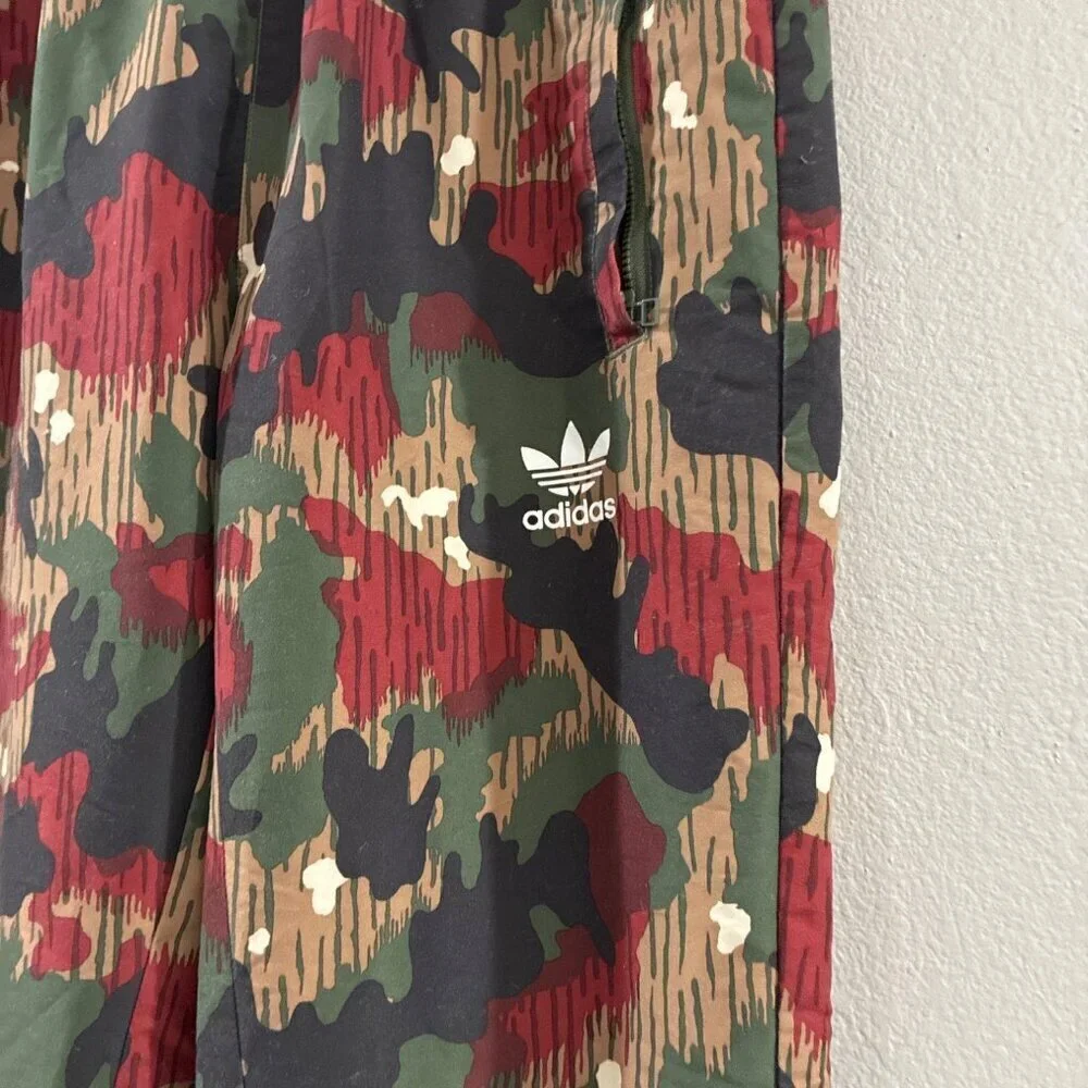 Adidas Pharrell Williams Pants Mens small Camo HU Hiking Trail Zip Joggers